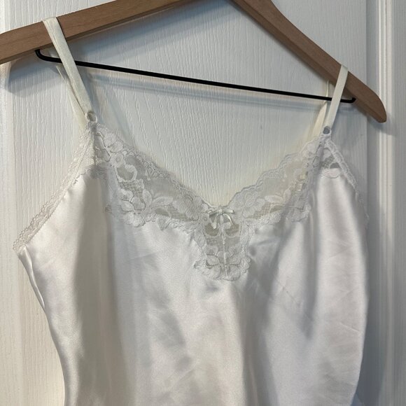 VTG | Maidenform White Lace Trim Bow Nightie Cami Top Sz 32 USA Union Made 81630 - Picture 3 of 10
